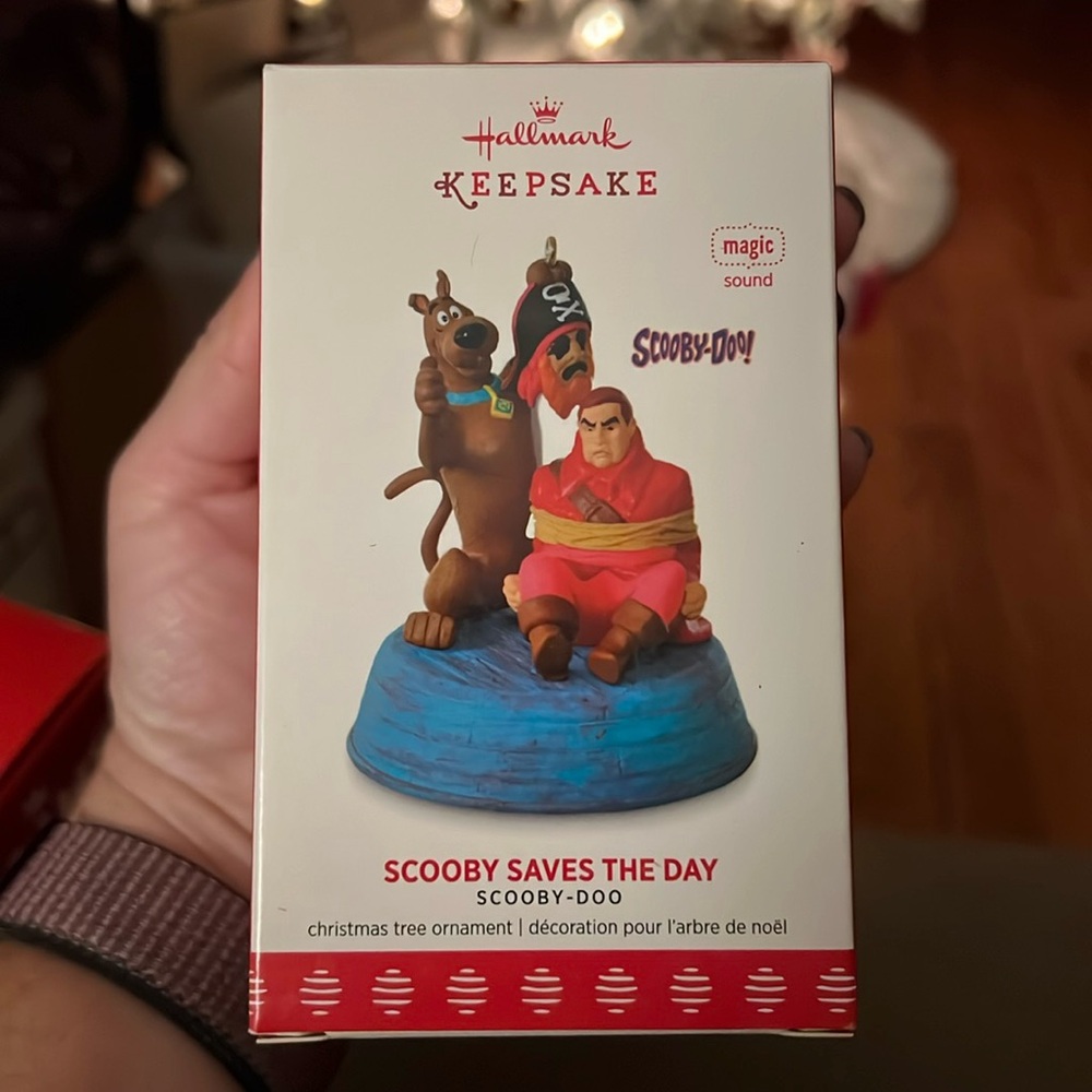 Hallmark keepsake SCOOBY SAVES THE DAY ornament